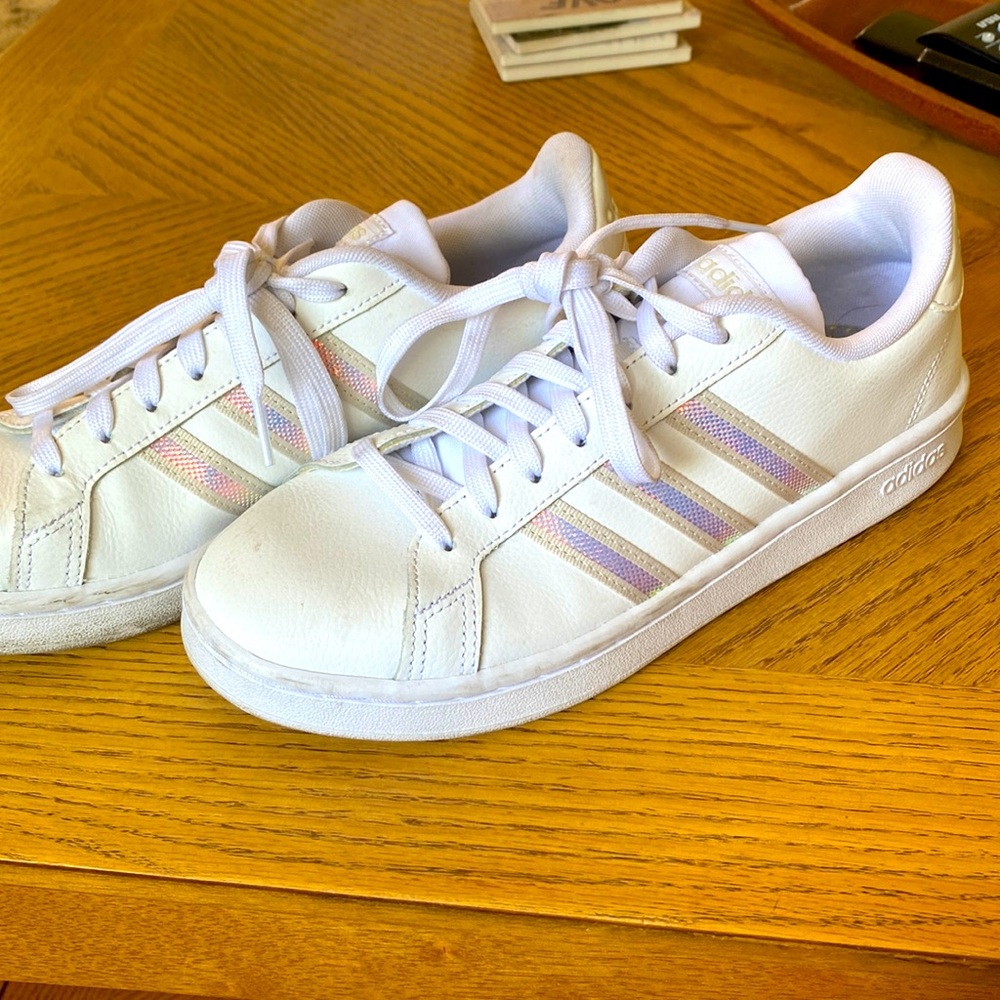 Adidas white leather sneakers in size 8 1/2